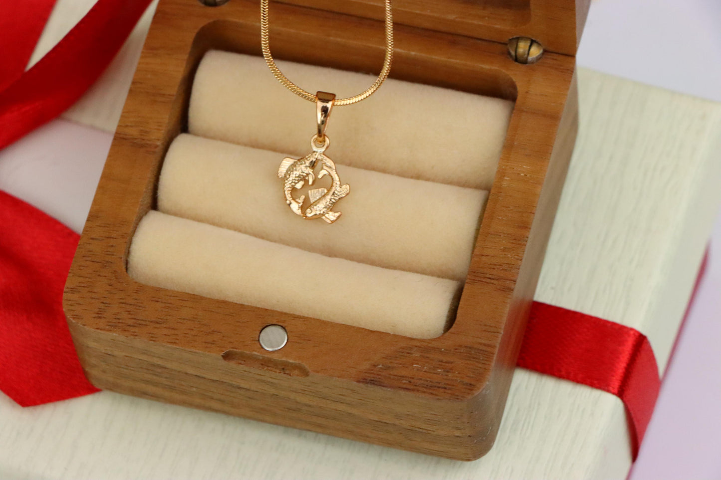 Pisces Zodiac Rose Gold Pendant Artistic Dual Fish Charm, XPPT1473 (2137-2)