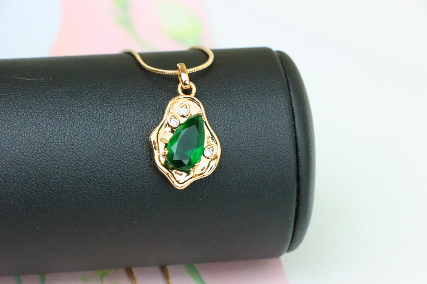Elegant Green Teardrop Pendant with Gold Plated Artistic Frame, XPPT1732 (2162-9)