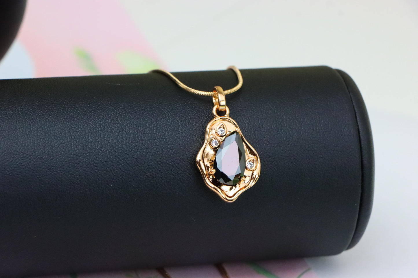 Chic Black Teardrop Pendant in Gold Frame, XPPT1735 (2162-9)