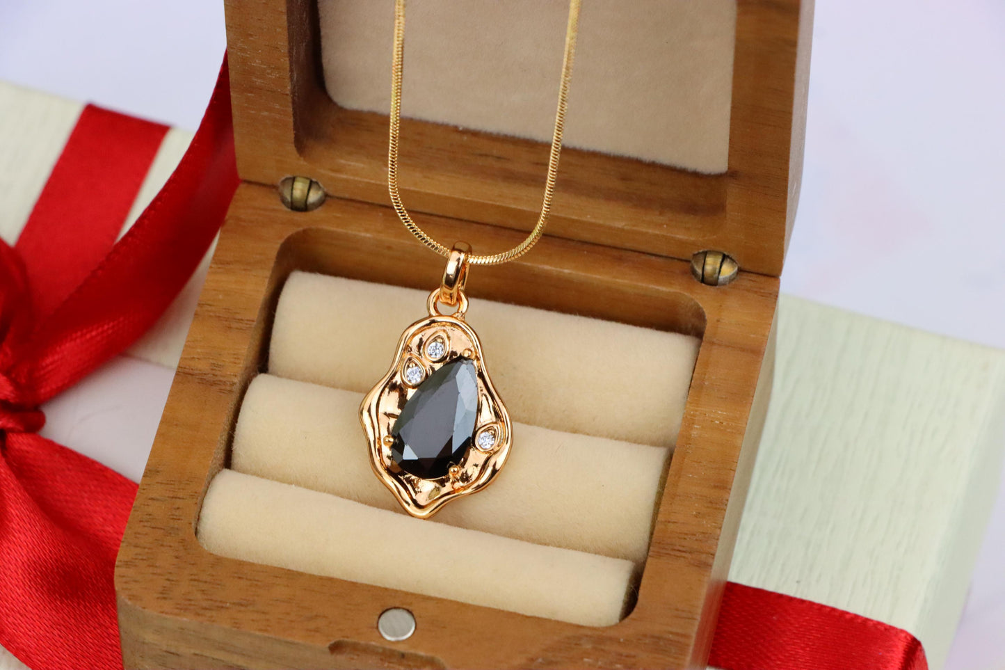 Chic Black Teardrop Pendant in Gold Frame, XPPT1735 (2162-9)