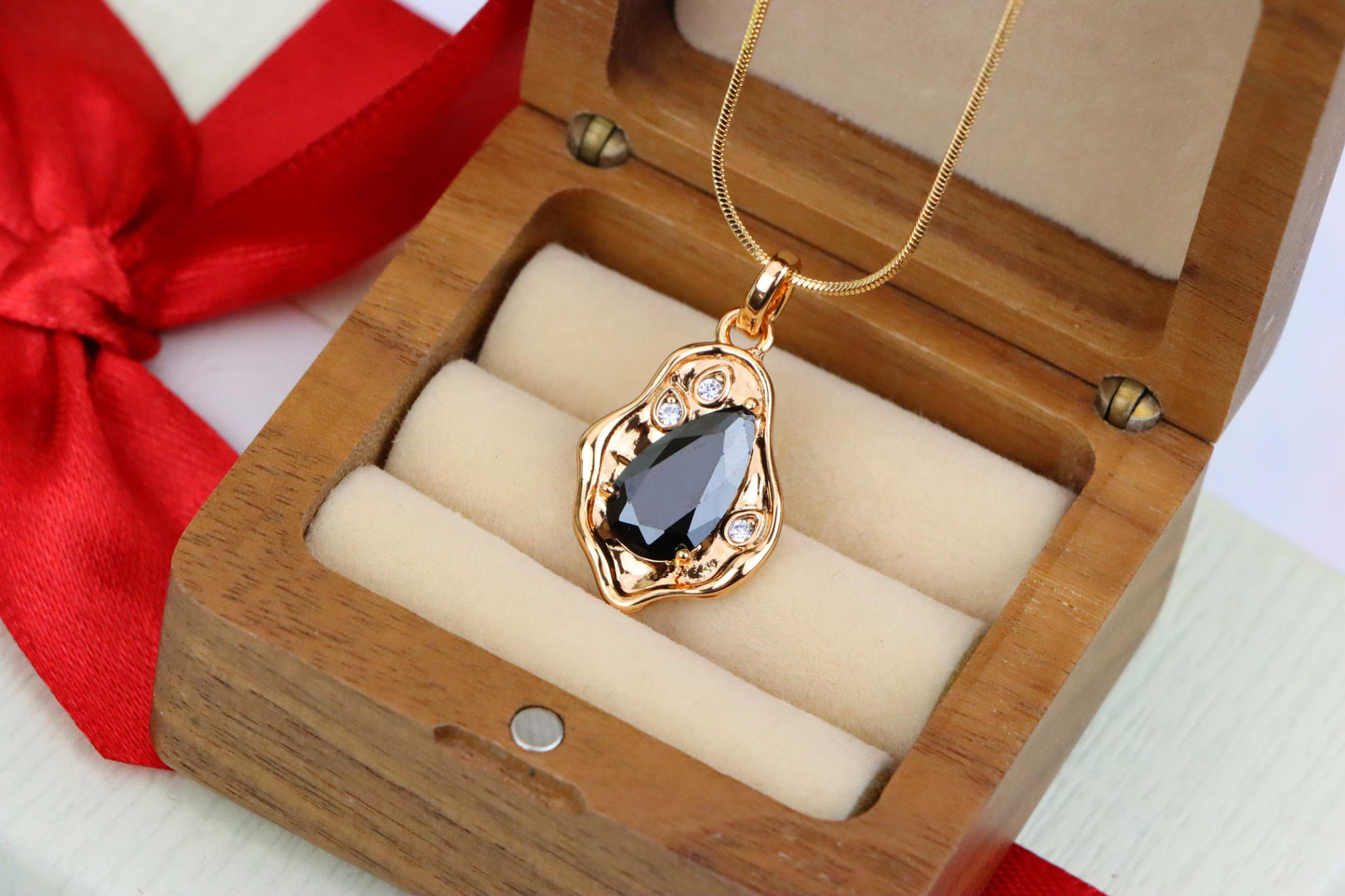 Chic Black Teardrop Pendant in Gold Frame, XPPT1735 (2162-9)
