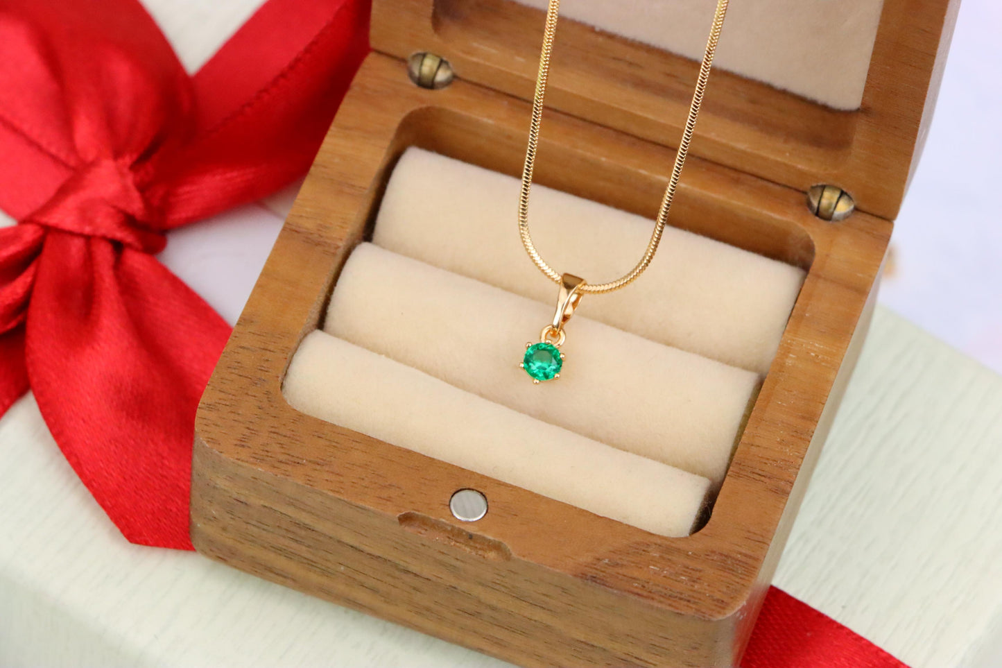 Tiny Round Green Pendant in Gold Finish for Minimalist Style, XPPT1652 (2163-3)
