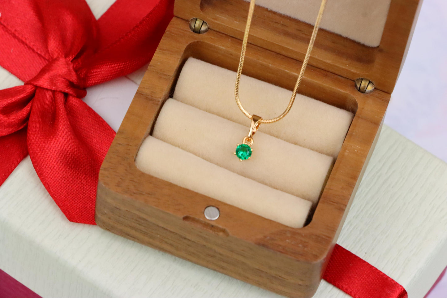 Tiny Round Green Pendant in Gold Finish for Minimalist Style, XPPT1652 (2163-3)