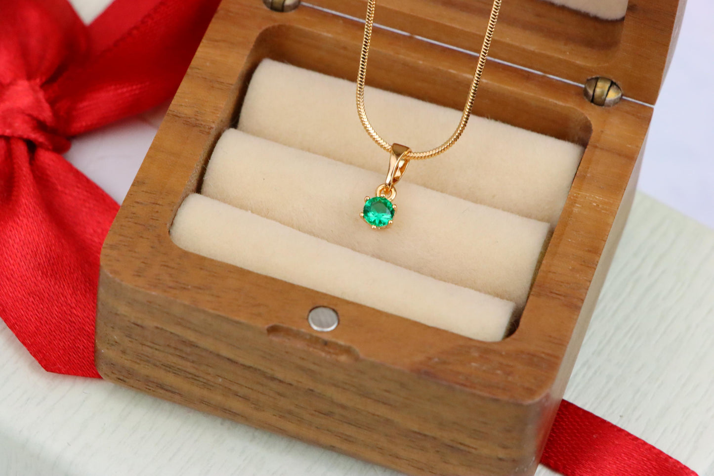 Tiny Round Green Pendant in Gold Finish for Minimalist Style, XPPT1652 (2163-3)