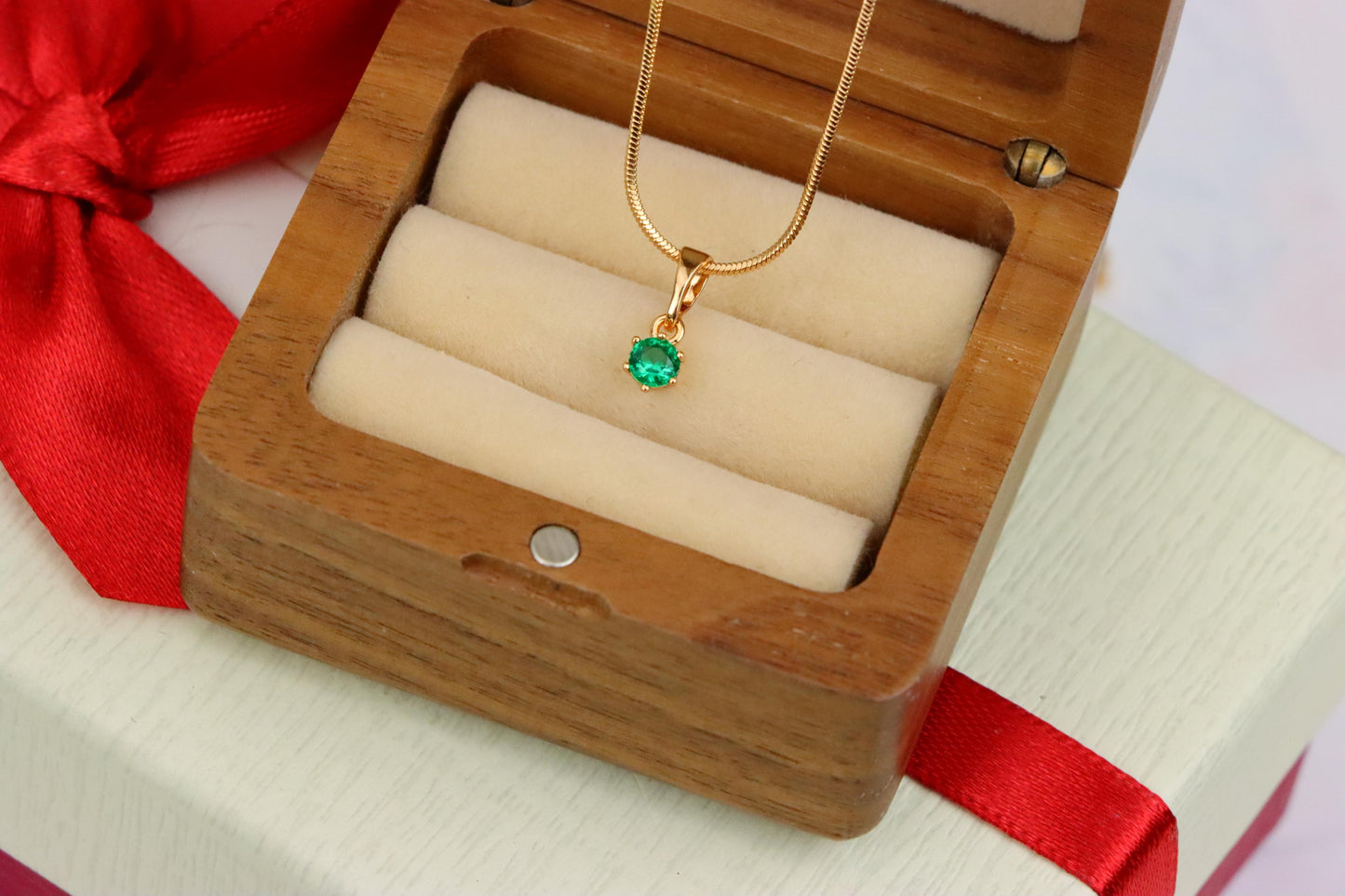 Tiny Round Green Pendant in Gold Finish for Minimalist Style, XPPT1652 (2163-3)