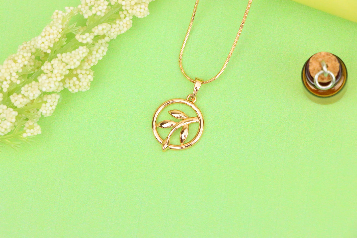Minimal Leaf-Inspired Round Rose Gold Pendant in Elegant Design, XPPT1502 (2139-5)