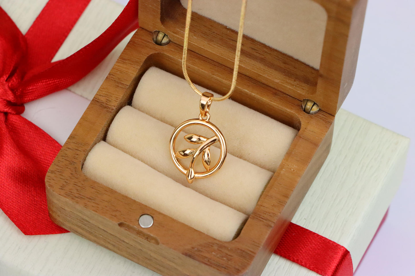Minimal Leaf-Inspired Round Rose Gold Pendant in Elegant Design, XPPT1502 (2139-5)