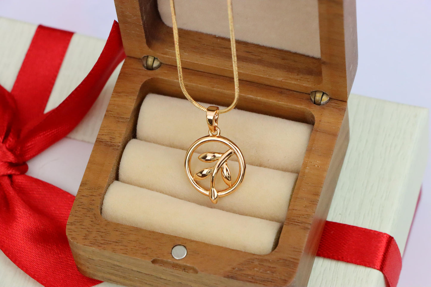 Minimal Leaf-Inspired Round Rose Gold Pendant in Elegant Design, XPPT1502 (2139-5)