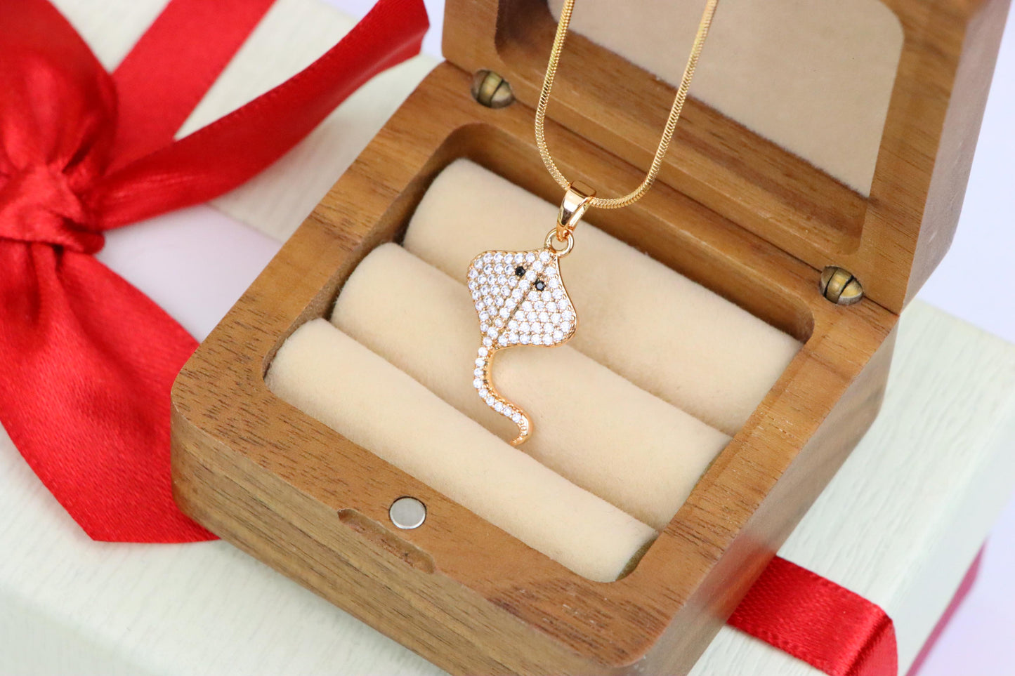 Sparkling Stingray Design Rose Gold Pendant with Crystal Accents, XPPT1503 (2139-6)