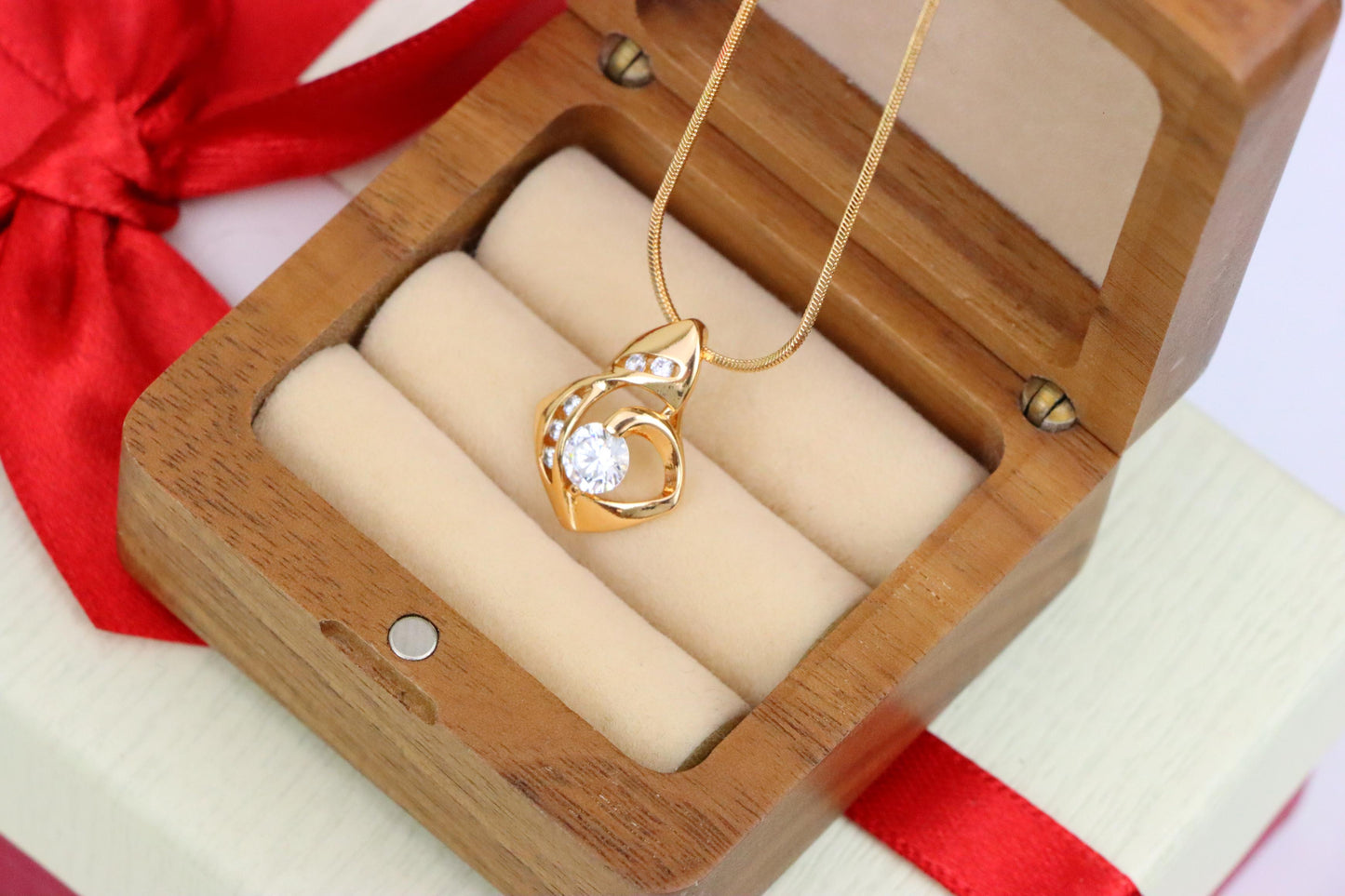 Rose Gold Twist Pendant with Central Round Stone and Side Accents, XPPT1509 (2140-2)