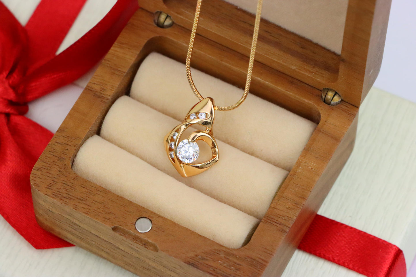 Rose Gold Twist Pendant with Central Round Stone and Side Accents, XPPT1509 (2140-2)