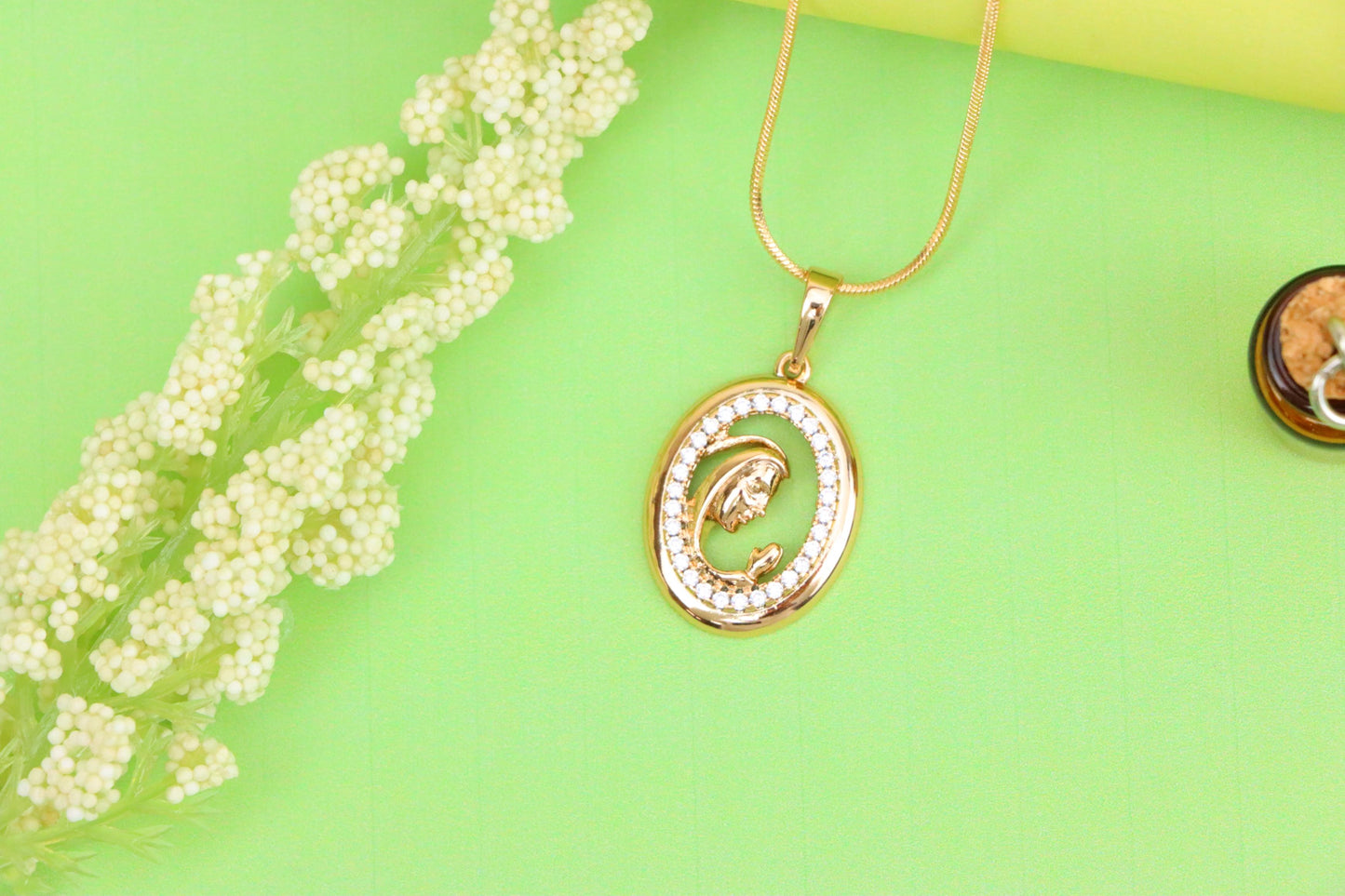 Rose Gold Oval Pendant with Mother and Child Crystal Frame Design, XPPT1511 (2140-4)
