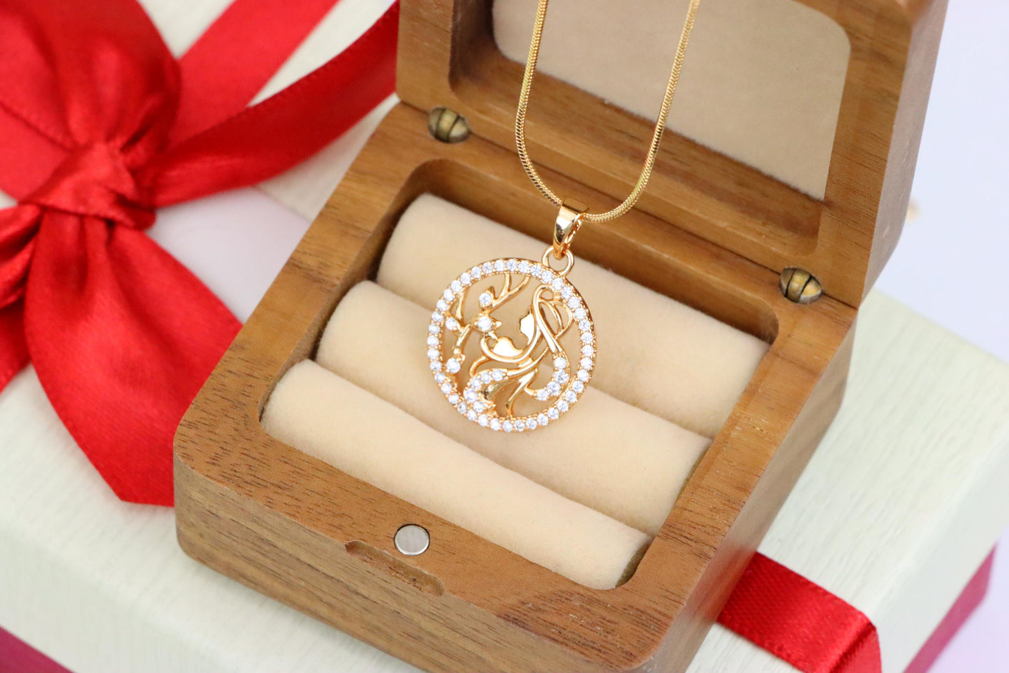 Elegant Rose Gold Round Pendant with Floral and Woman Silhouette, XPPT1516 (2140-9)