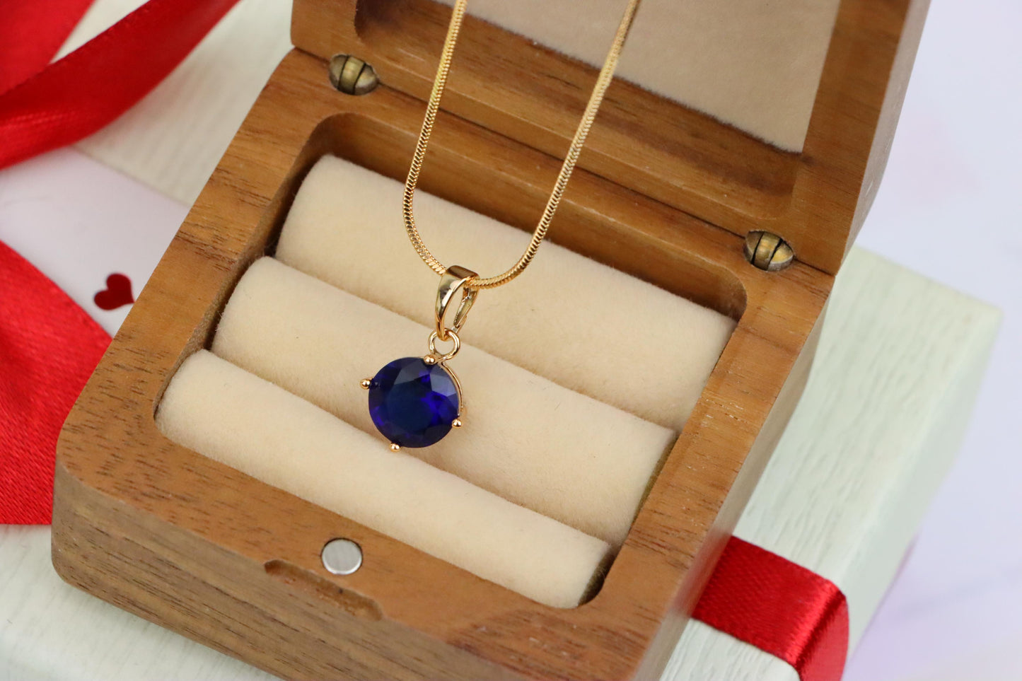 Elegant Blue Round Pendant with Gold Plated Brass for Daily Wear, XPPT1671 (2164-1)