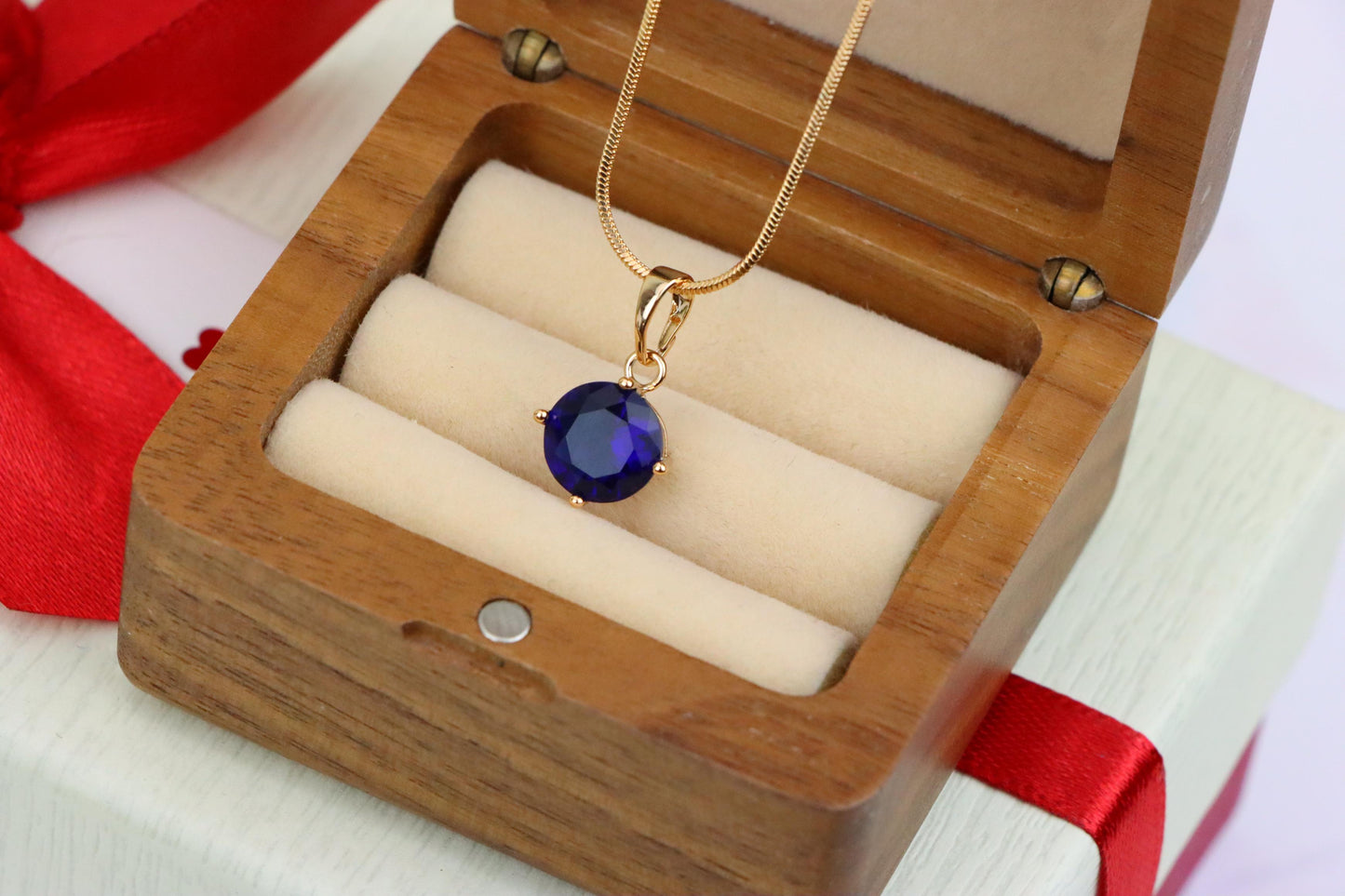 Elegant Blue Round Pendant with Gold Plated Brass for Daily Wear, XPPT1671 (2164-1)