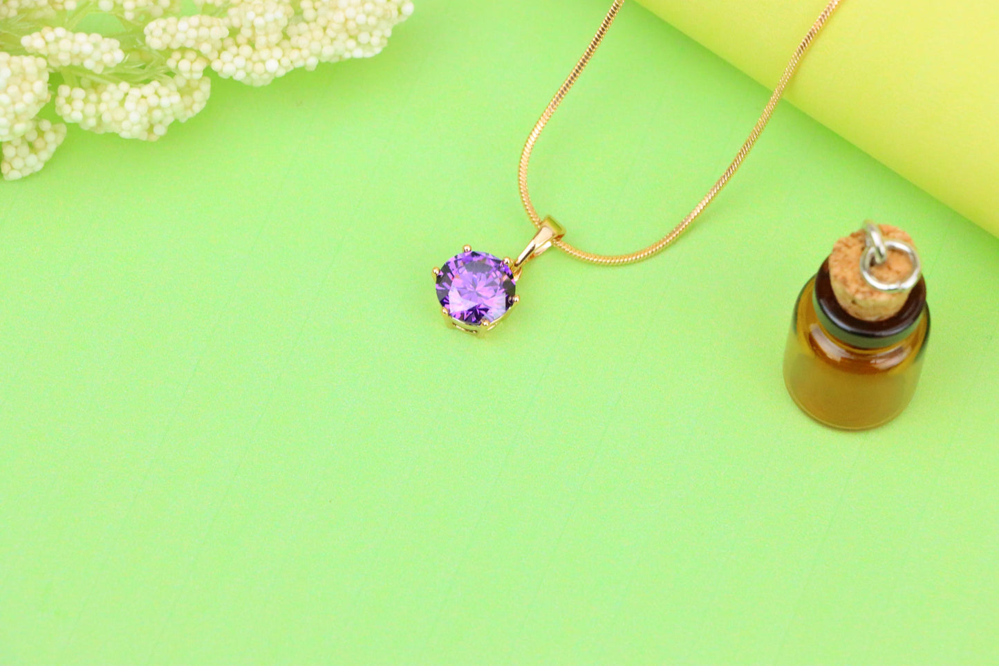 Radiant Purple Round Pendant with Gold Plating for Elegant Style, XPPT1672 (2164-2)