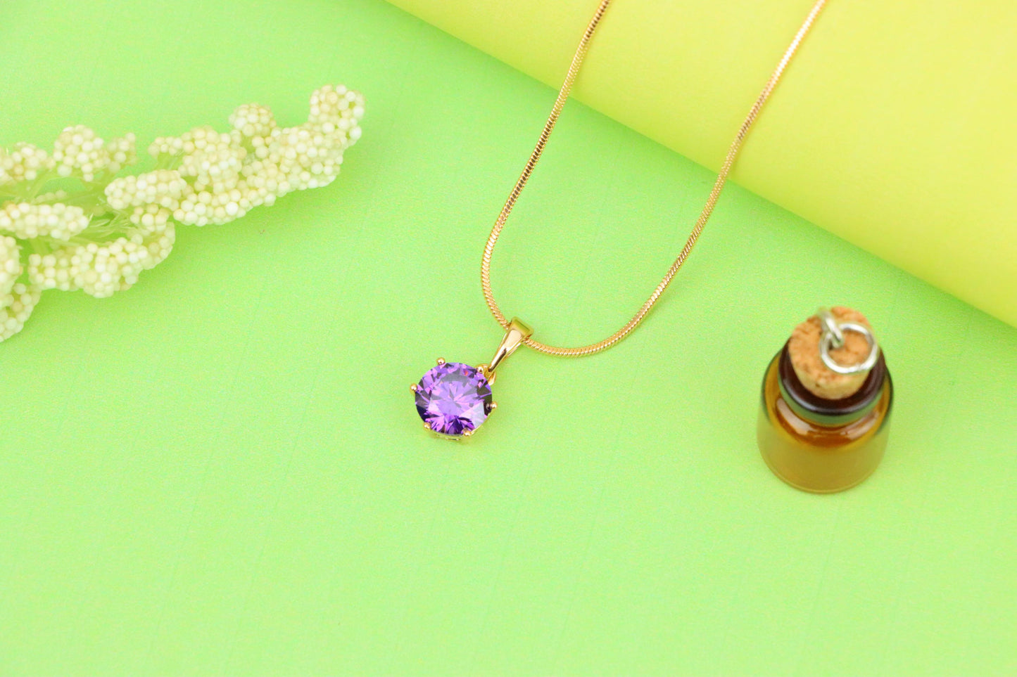 Radiant Purple Round Pendant with Gold Plating for Elegant Style, XPPT1672 (2164-2)