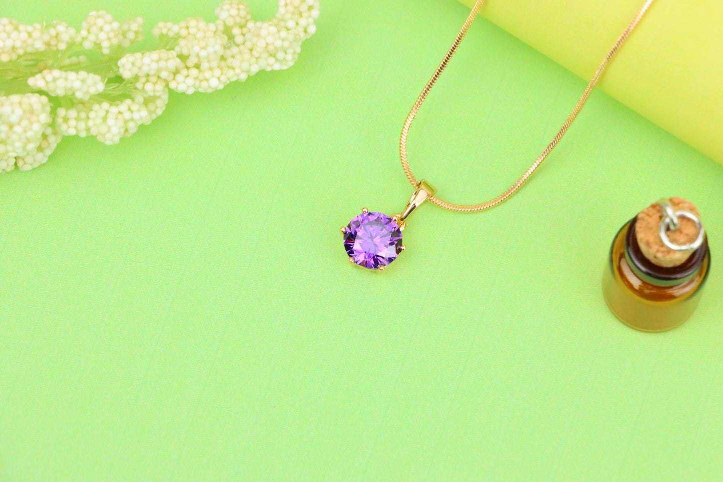 Radiant Purple Round Pendant with Gold Plating for Elegant Style, XPPT1672 (2164-2)