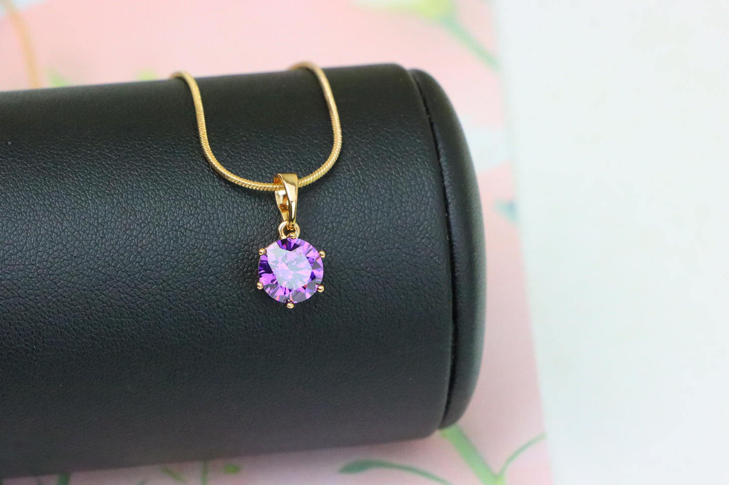 Radiant Purple Round Pendant with Gold Plating for Elegant Style, XPPT1672 (2164-2)