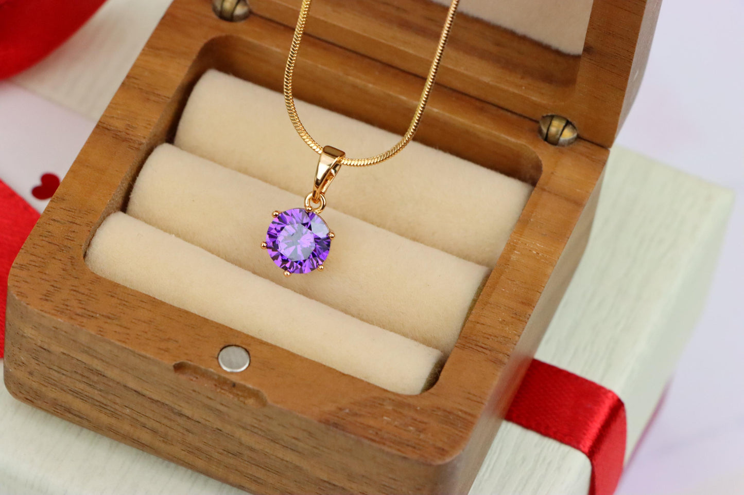 Radiant Purple Round Pendant with Gold Plating for Elegant Style, XPPT1672 (2164-2)