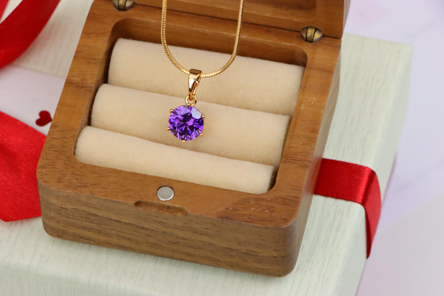 Radiant Purple Round Pendant with Gold Plating for Elegant Style, XPPT1672 (2164-2)
