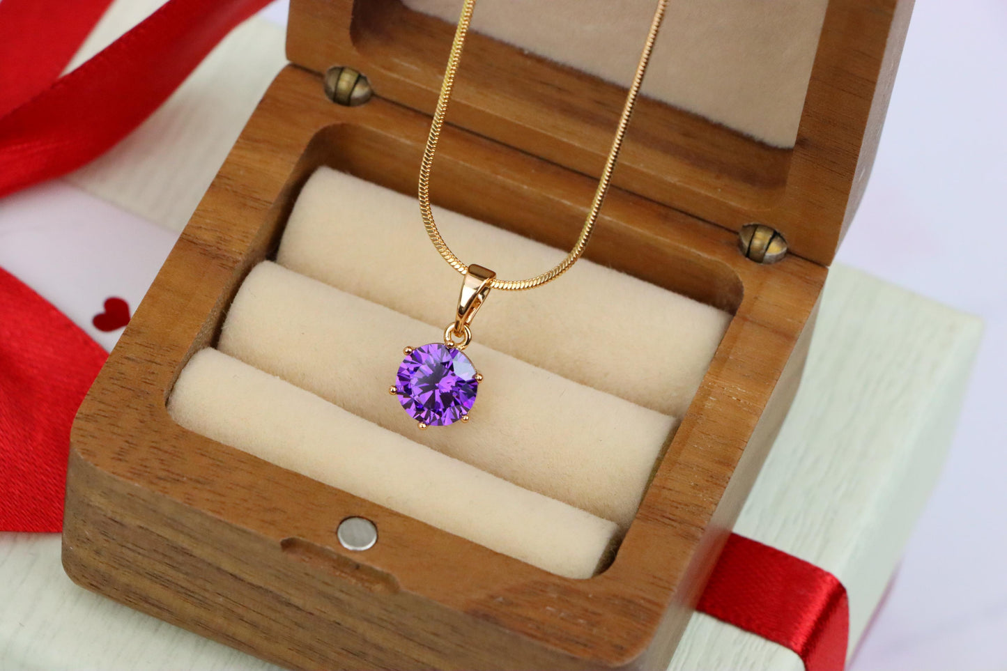 Radiant Purple Round Pendant with Gold Plating for Elegant Style, XPPT1672 (2164-2)
