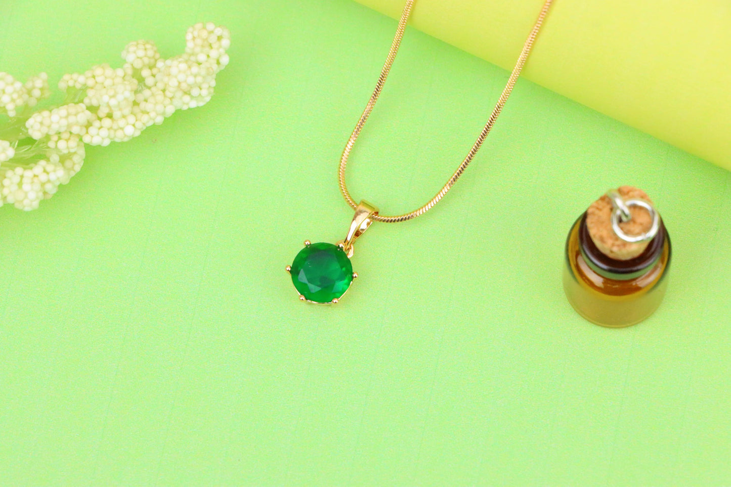 Vibrant Green Round Pendant in Gold Plating for Elegant Everyday Wear, XPPT1675 (2164-2)