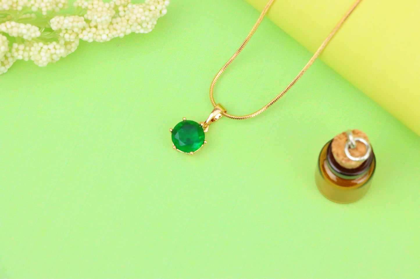 Vibrant Green Round Pendant in Gold Plating for Elegant Everyday Wear, XPPT1675 (2164-2)