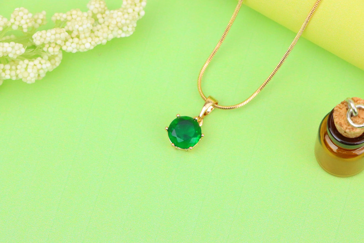 Vibrant Green Round Pendant in Gold Plating for Elegant Everyday Wear, XPPT1675 (2164-2)