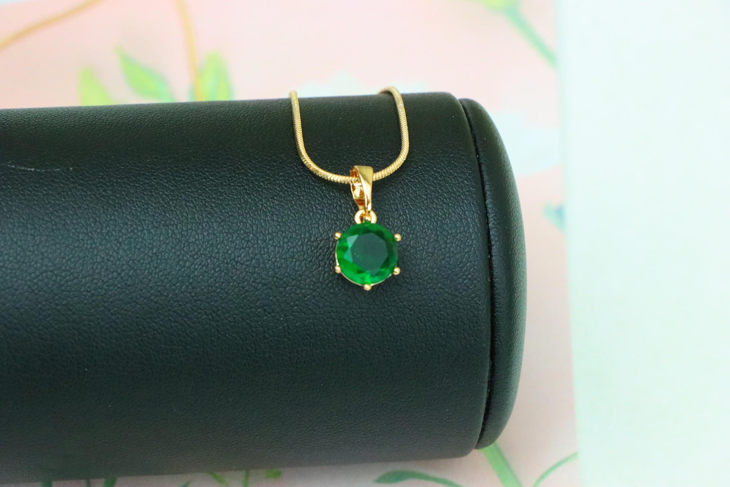 Vibrant Green Round Pendant in Gold Plating for Elegant Everyday Wear, XPPT1675 (2164-2)