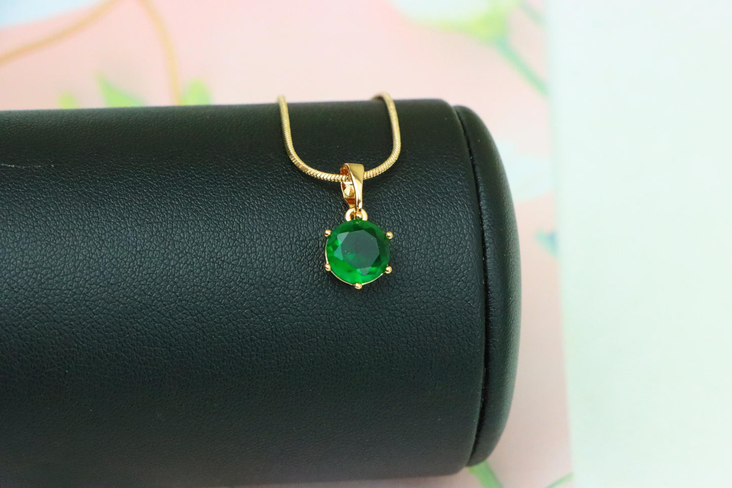 Vibrant Green Round Pendant in Gold Plating for Elegant Everyday Wear, XPPT1675 (2164-2)