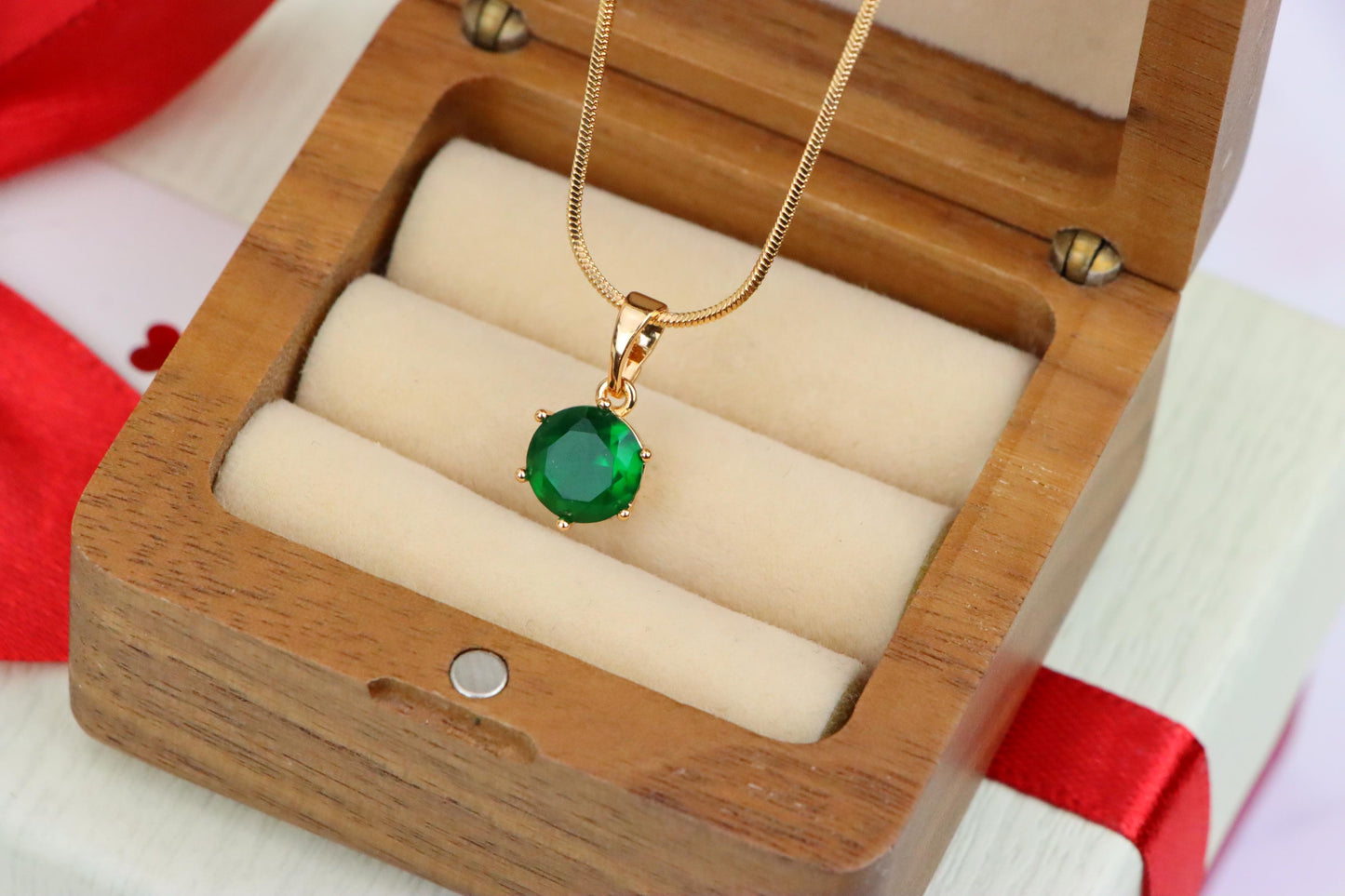 Vibrant Green Round Pendant in Gold Plating for Elegant Everyday Wear, XPPT1675 (2164-2)