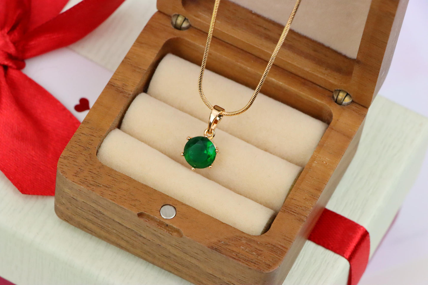 Vibrant Green Round Pendant in Gold Plating for Elegant Everyday Wear, XPPT1675 (2164-2)