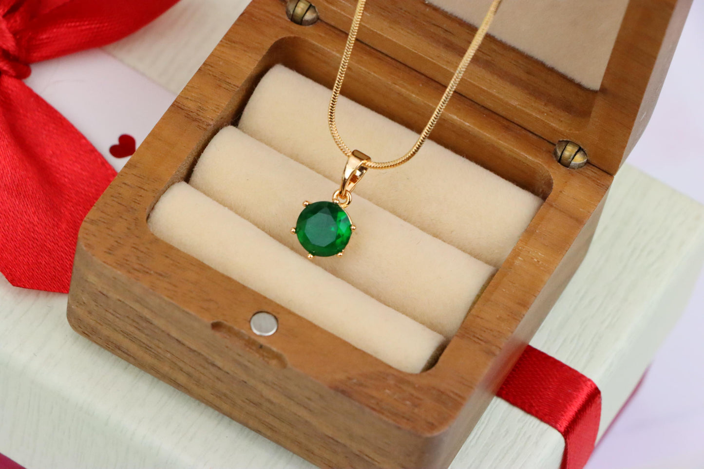 Vibrant Green Round Pendant in Gold Plating for Elegant Everyday Wear, XPPT1675 (2164-2)