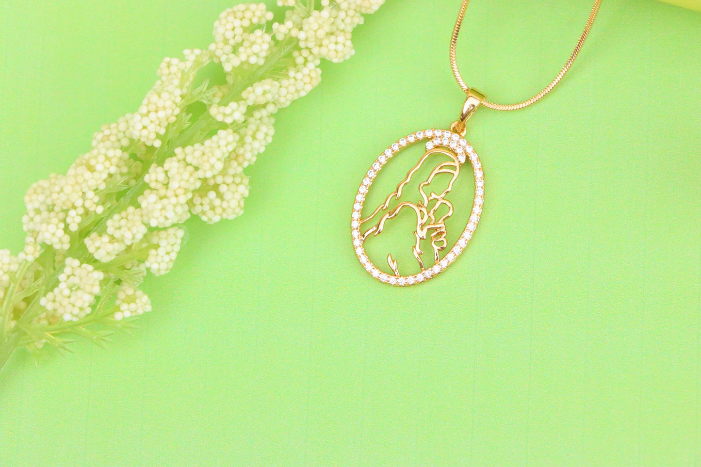 Elegant Rose Gold Oval Pendant with Mother and Child Silhouette, XPPT1530 (2142-3)