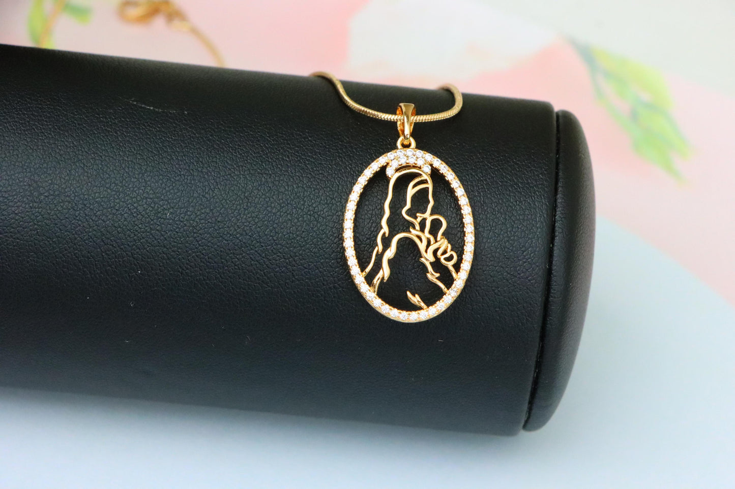 Elegant Rose Gold Oval Pendant with Mother and Child Silhouette, XPPT1530 (2142-3)