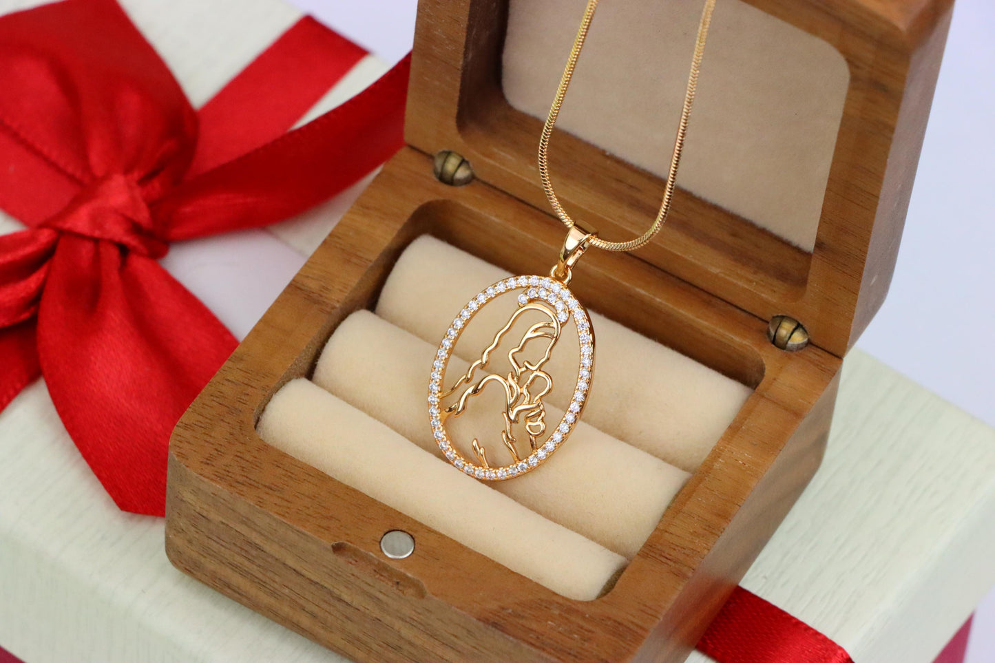 Elegant Rose Gold Oval Pendant with Mother and Child Silhouette, XPPT1530 (2142-3)