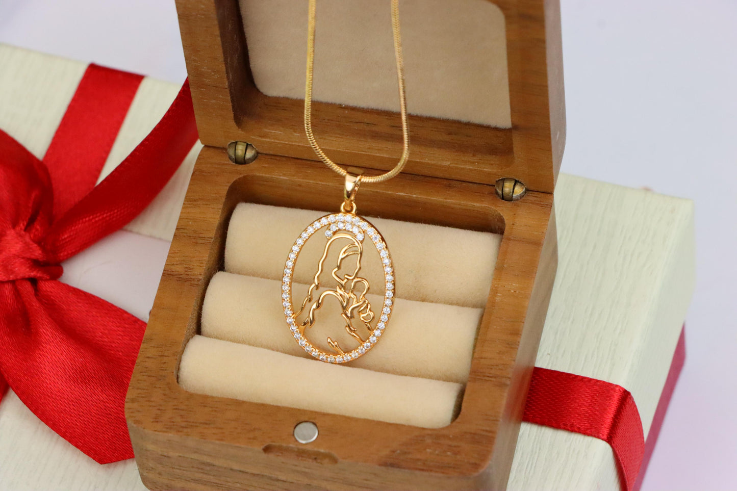 Elegant Rose Gold Oval Pendant with Mother and Child Silhouette, XPPT1530 (2142-3)
