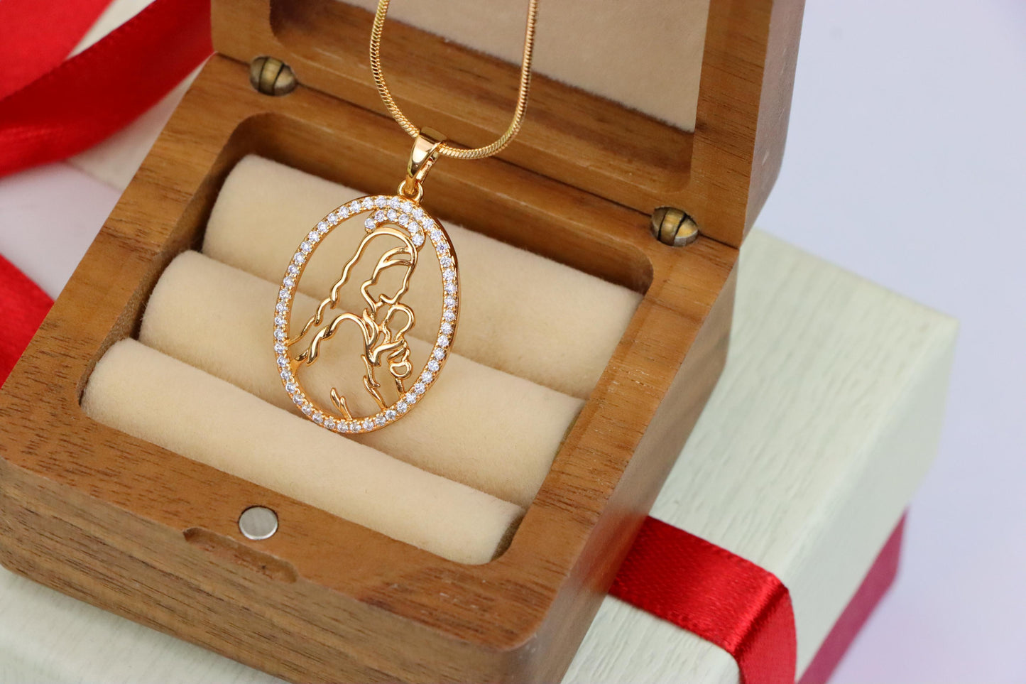 Elegant Rose Gold Oval Pendant with Mother and Child Silhouette, XPPT1530 (2142-3)