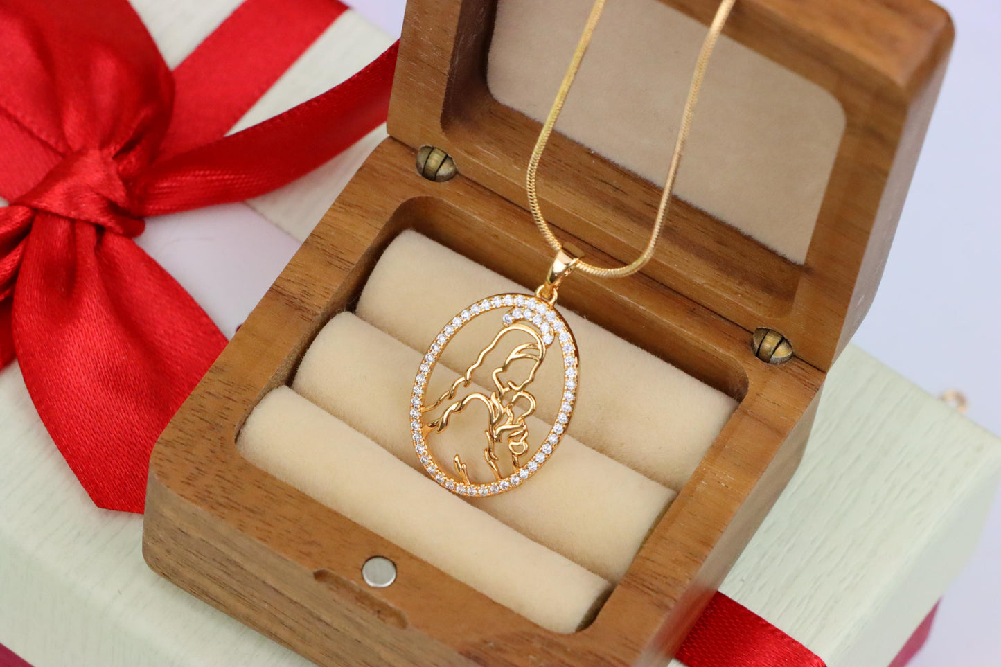 Elegant Rose Gold Oval Pendant with Mother and Child Silhouette, XPPT1530 (2142-3)
