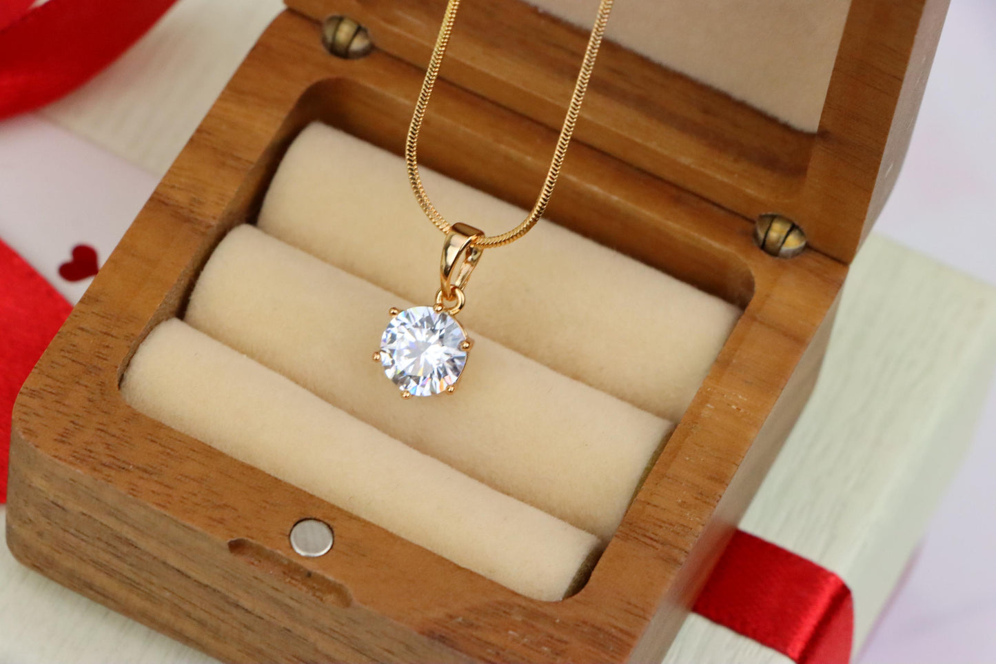 Sparkling White Round Pendant in Gold Finish for Daily Elegant Wear, XPPT1678 (2164-2)