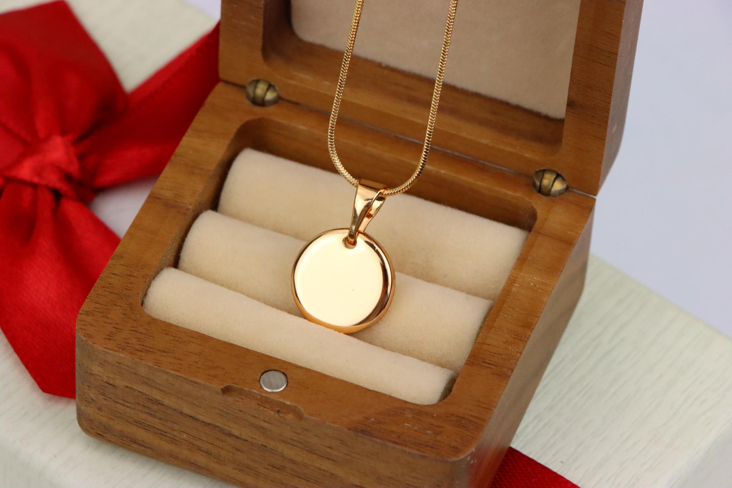 Minimalist Round Rose Gold Pendant for Everyday Layering Style, XPPT1536 (2142-9)