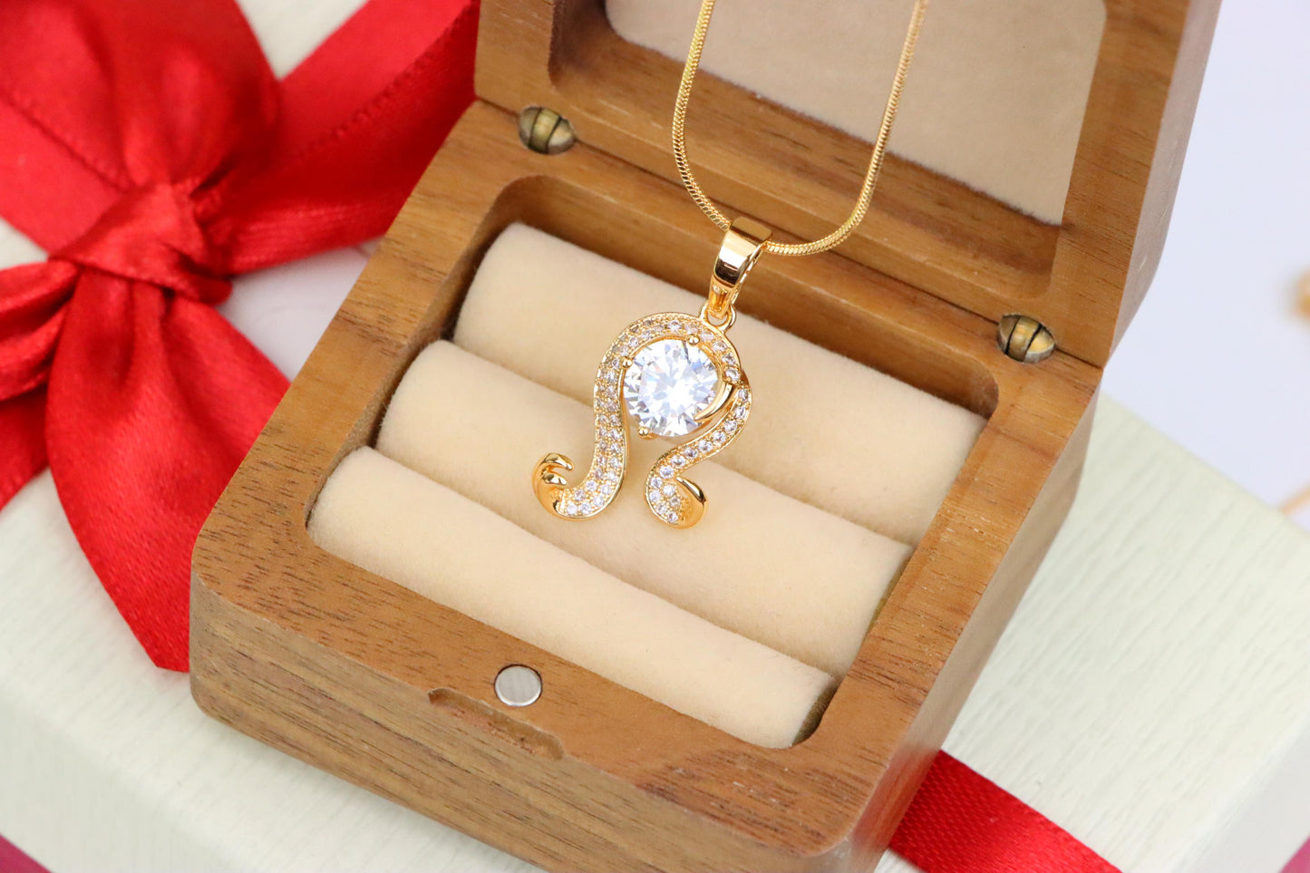 Rose Gold Leo Zodiac Pendant with Sparkling CZ Centerpiece, XPPT1541 (2143-2)