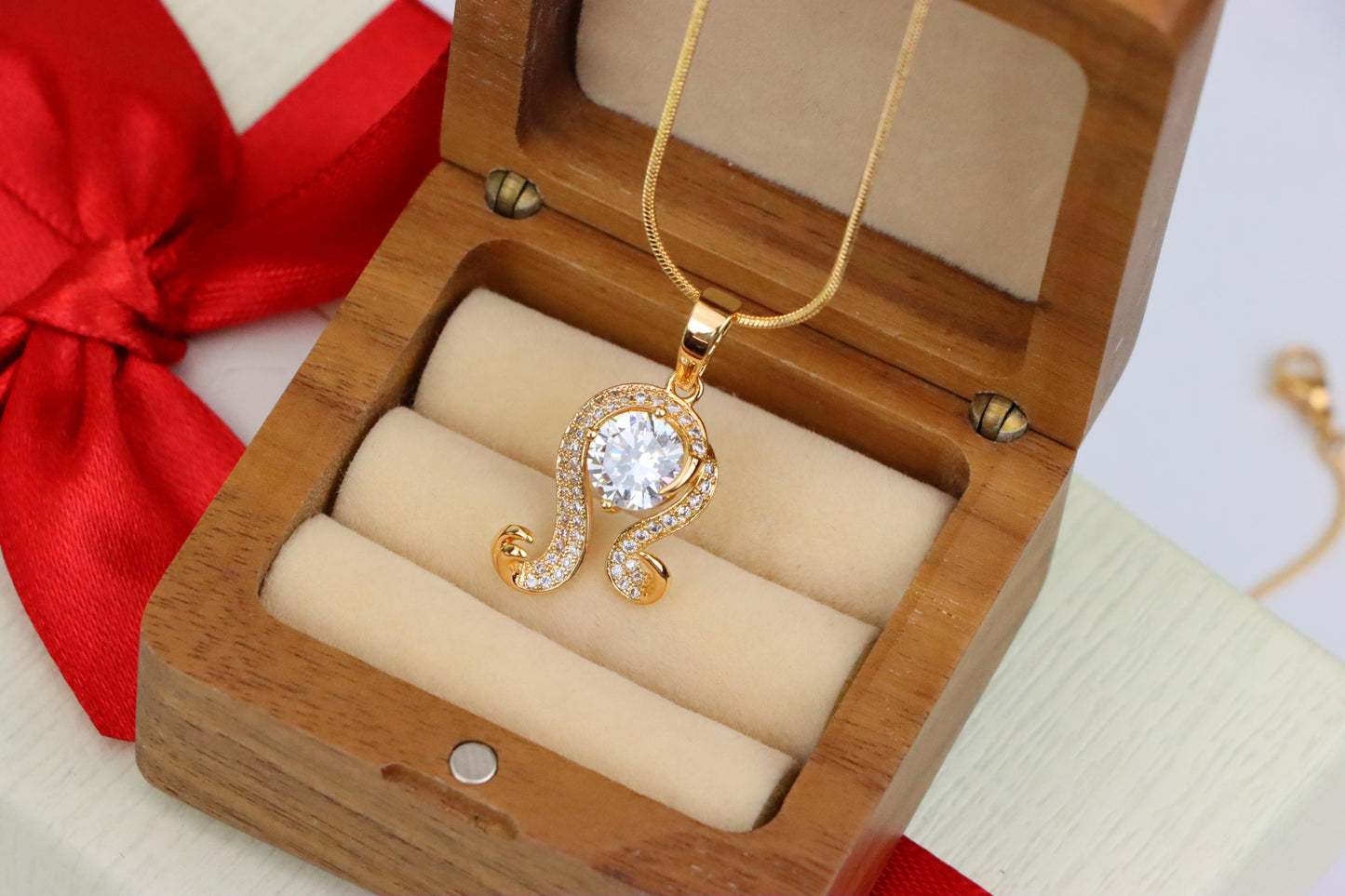 Rose Gold Leo Zodiac Pendant with Sparkling CZ Centerpiece, XPPT1541 (2143-2)