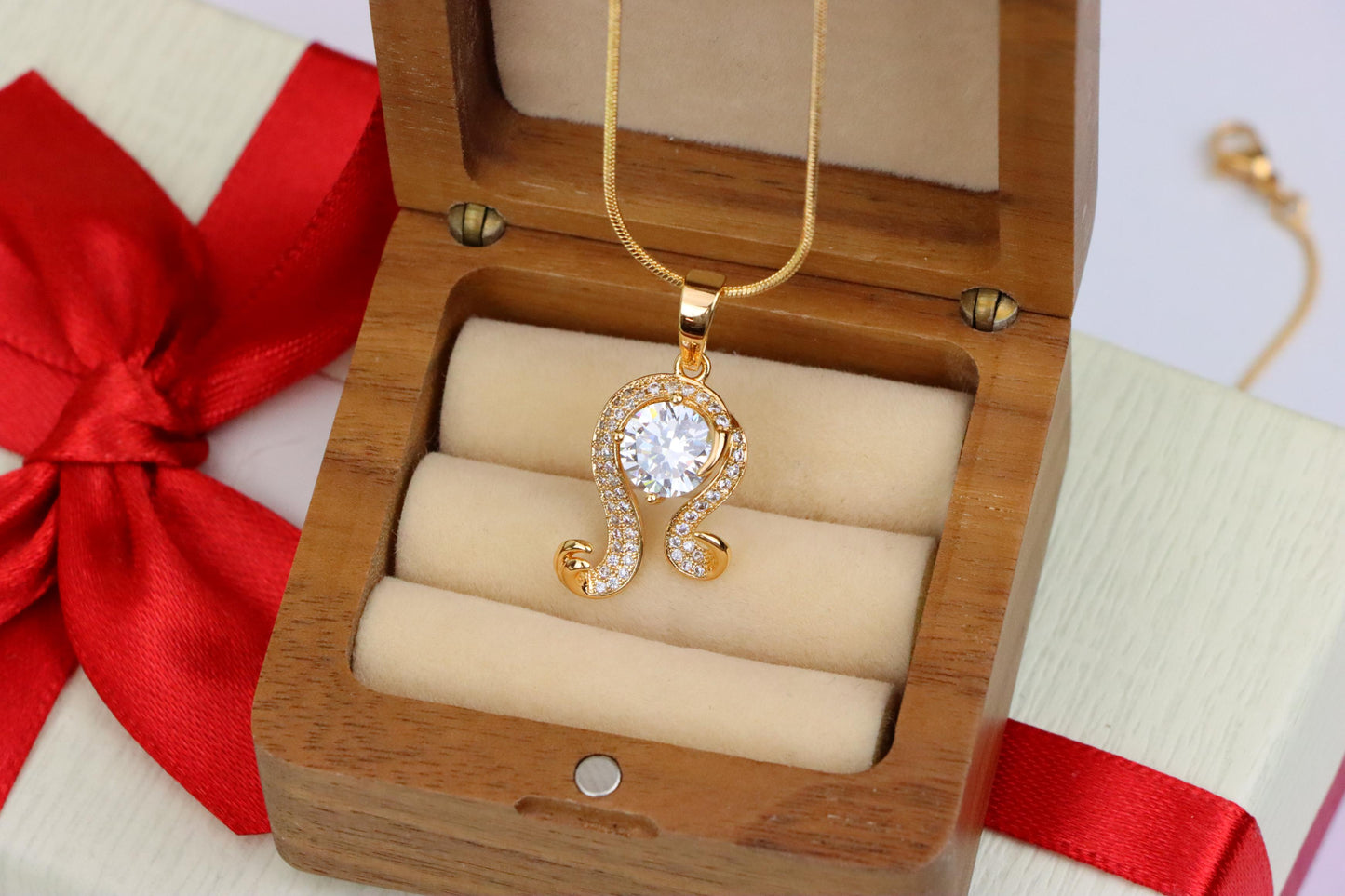 Rose Gold Leo Zodiac Pendant with Sparkling CZ Centerpiece, XPPT1541 (2143-2)