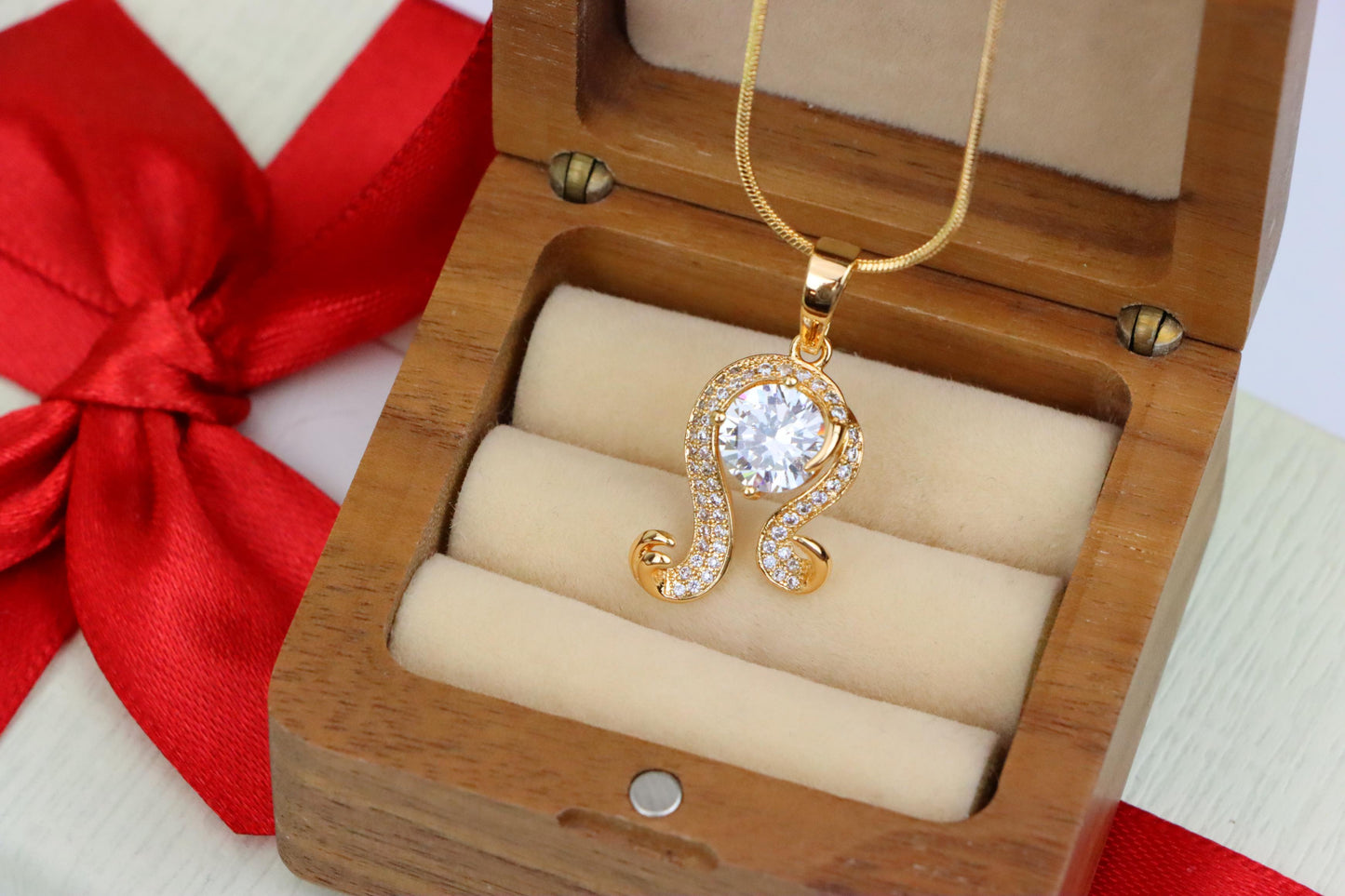 Rose Gold Leo Zodiac Pendant with Sparkling CZ Centerpiece, XPPT1541 (2143-2)
