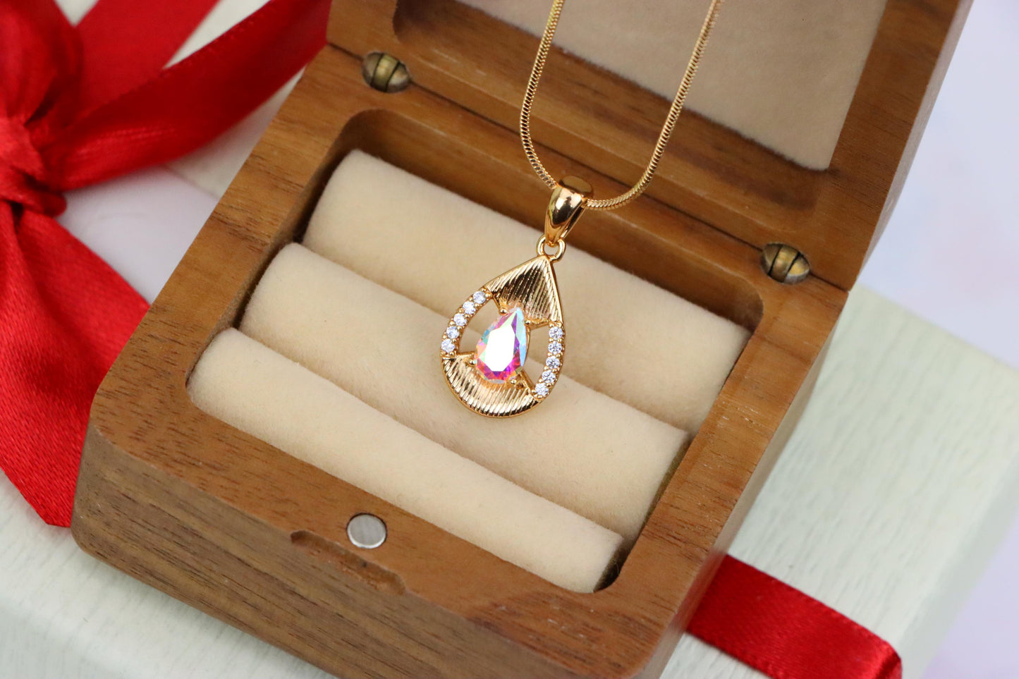 Teardrop Pendant with White Rainbow Stone and Gold Frame Design, XPPT1686 (2164-4)