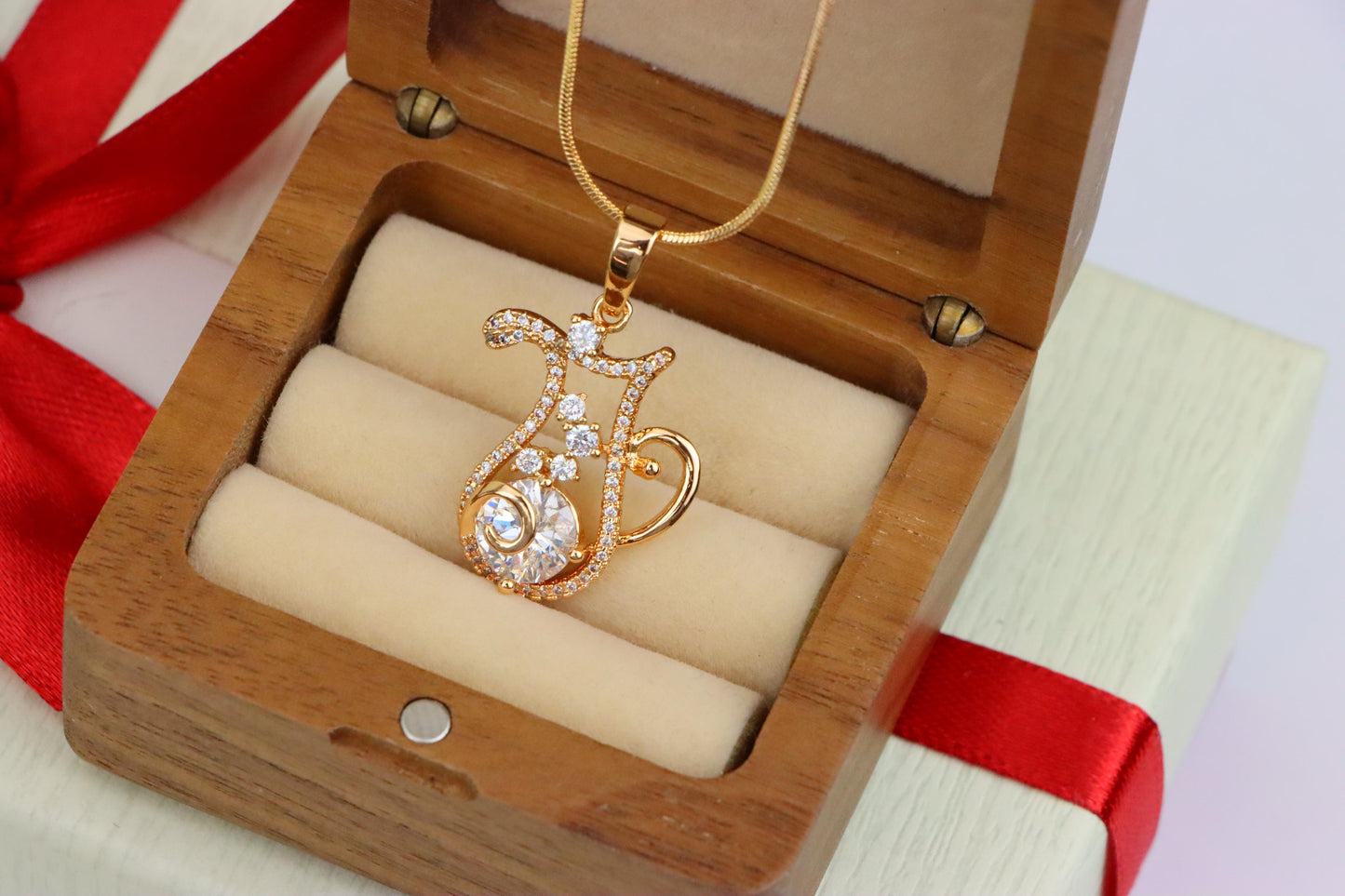 Rose Gold Aquarius Jug Pendant with Sparkling CZ Zodiac Design, XPPT1548 (2143-2)