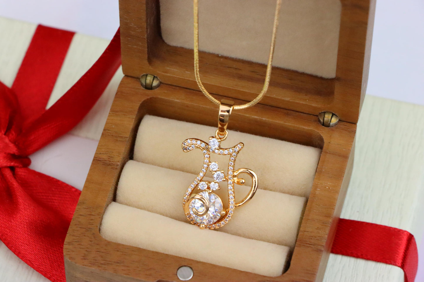 Rose Gold Aquarius Jug Pendant with Sparkling CZ Zodiac Design, XPPT1548 (2143-2)