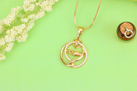 Graceful Hand &amp; Heart Rose Gold Pendant – Sparkling Circle Design, XPPT1554 (2143-6)